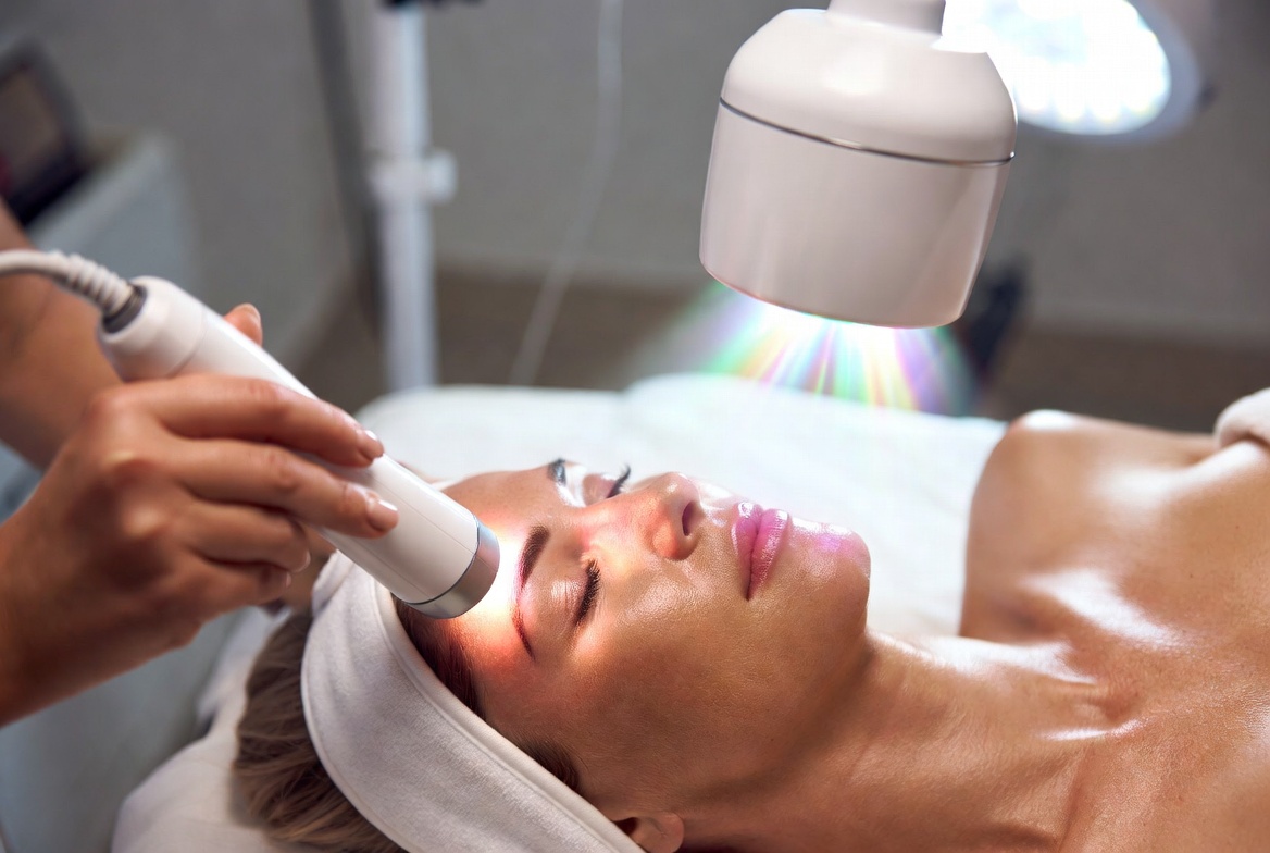 LED light therapy treatment